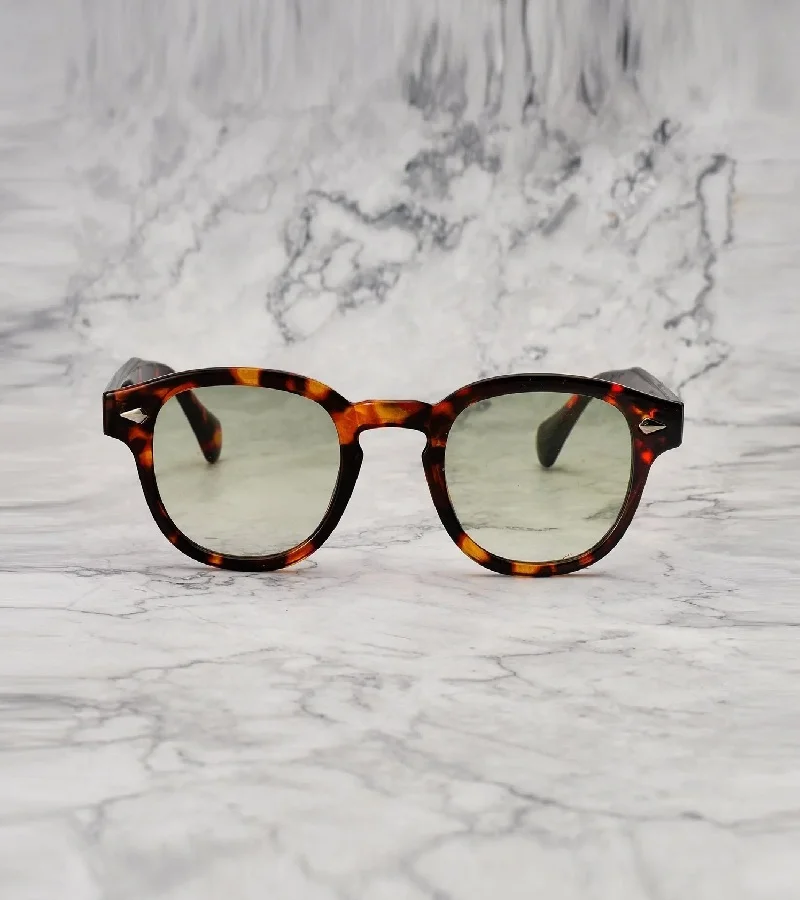  اكسبليست باوتس نظارات شمسية أنيقة بجوانب متدرجة باللون الأخضر من جوني تورتواز للجنسين