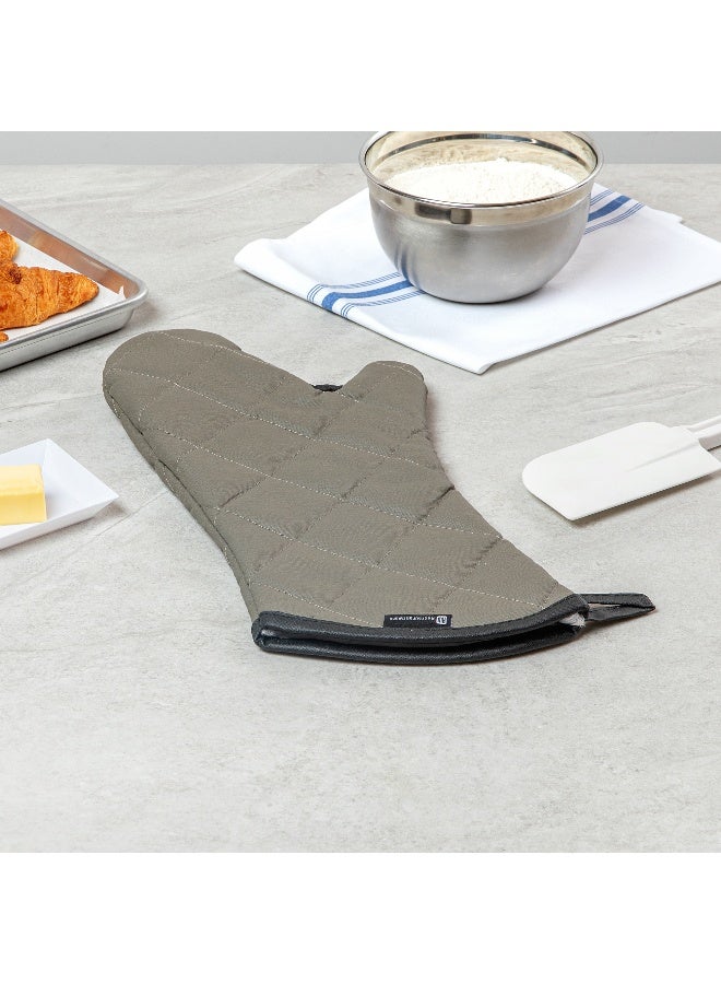 Restaurantware 17 x 8 Inch Heavy-Duty Oven Mitt, 1 Flame Retardant Heat-Resistant Mitt - With Thumb Guard, Hanging Loop, Gray Cotton Quilted Oven Mitts, Heat-Resistant, For Cooking And Baking  - Image 4