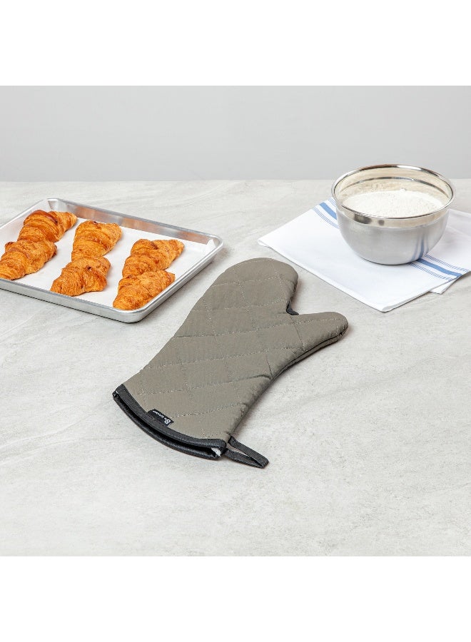 Restaurantware 17 x 8 Inch Heavy-Duty Oven Mitt, 1 Flame Retardant Heat-Resistant Mitt - With Thumb Guard, Hanging Loop, Gray Cotton Quilted Oven Mitts, Heat-Resistant, For Cooking And Baking  - Image 3