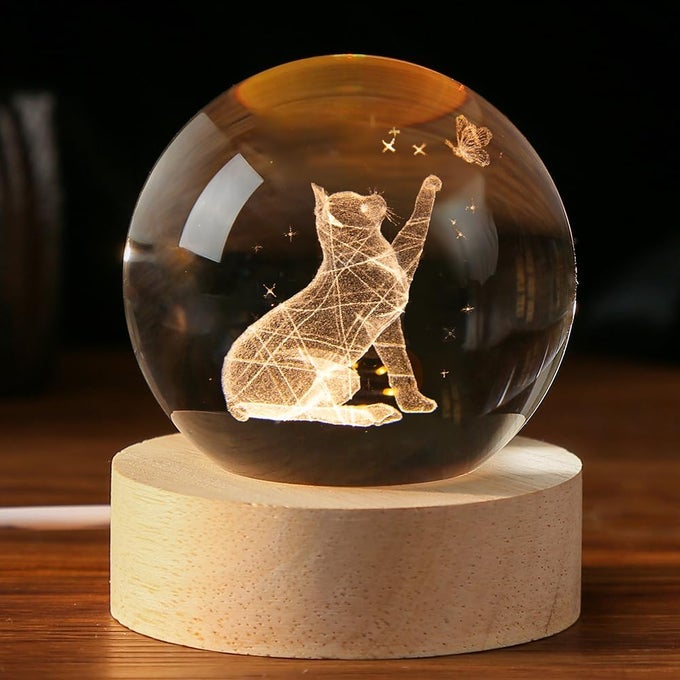 CAT LOVER GIFTS FOR WOMEN 3D CAT FIGURINES IN CRYSTAL BALL 60MM DECOR KITTEN COLLECTIBLES KITTY SNOW GLOBES GIFT GLASS SPHERE WITH WOODEN LIGHT BASE