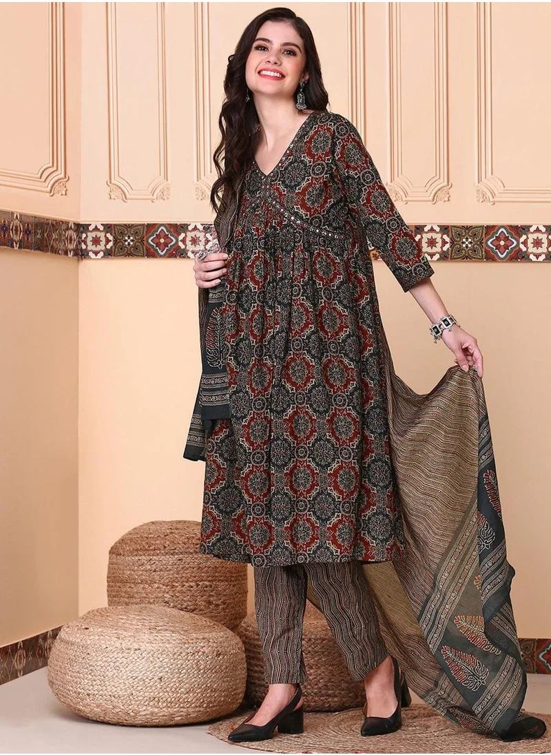 ISHIN Regular Fit Embellished Pattern Round Neck Neck Three-Quarter Sleeve Multicolour Colour Knitted Cotton Kurta Set for Women with Mid-Rise Closure - A Must-Have for Every Wardrobe
