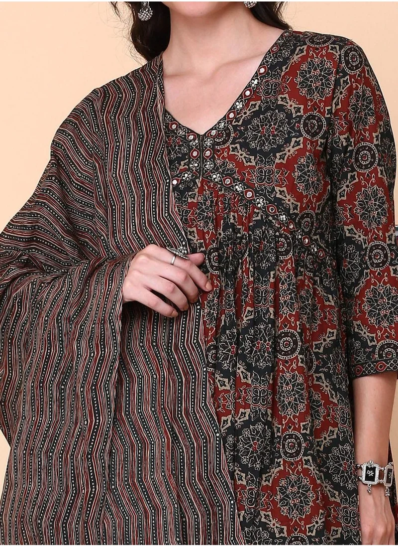 ISHIN Regular Fit Embellished Pattern Round Neck Neck Three-Quarter Sleeve Multicolour Colour Knitted Cotton Kurta Set for Women with Mid-Rise Closure - A Must-Have for Every Wardrobe