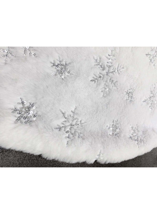 CHICHIC 48 Inch Large Christmas Tree Skirt White Tree Skirt Xmas Faux Fur Tree Skirts Christmas Decorations for Holiday Tree Ornaments Christmas Party Home Decorations with Sequin Silver Snowflakes - Image 3