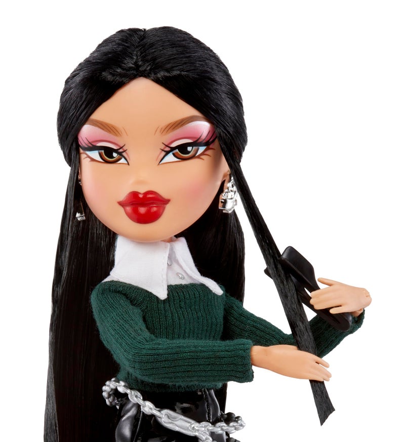 Bratz Alwayz Jade Fashion Doll with 14 Accessories and Poster - Image 5
