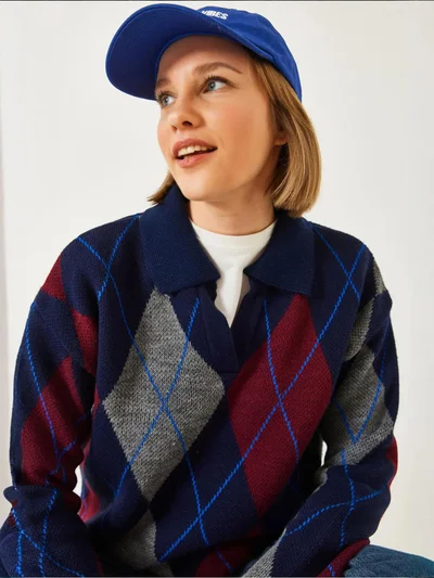 Bianco Lucci LUCCI Geometric Pattern Polo Neck Knit Sweater