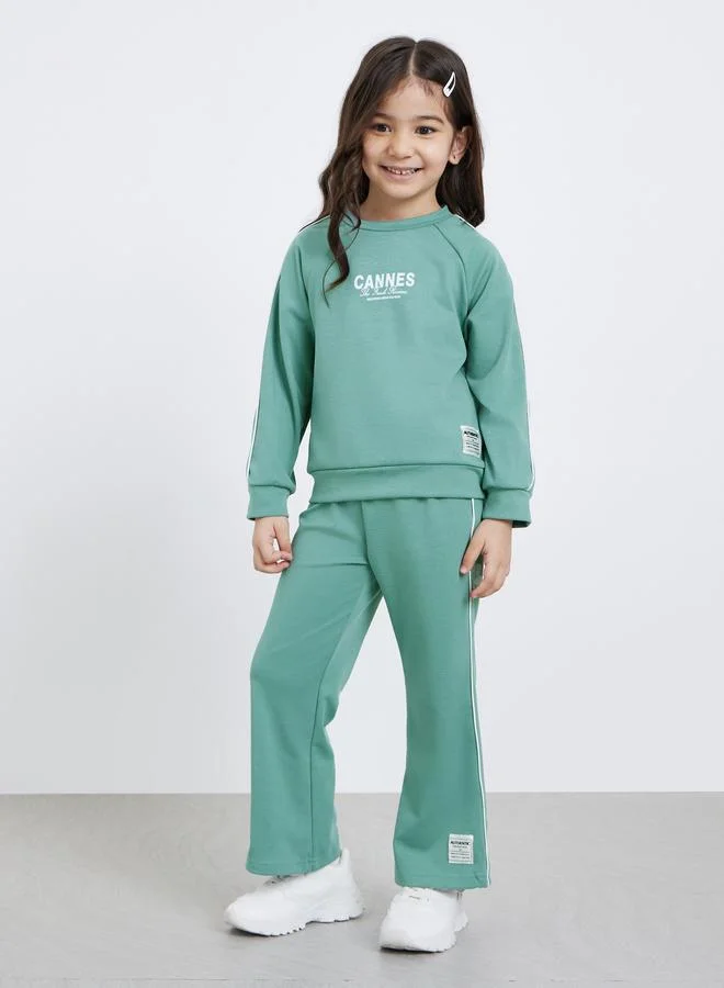 Styli Girls Green Printed Sweatshirt and Pants Set
