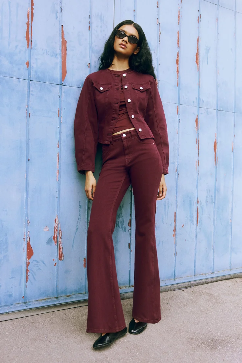 اتش اند ام جينز بقصة حافة واسعة وخصر عالي