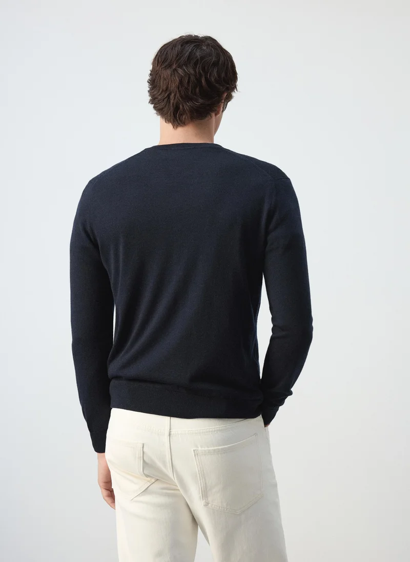 مانجو مان 100% merino wool V-neck sweater