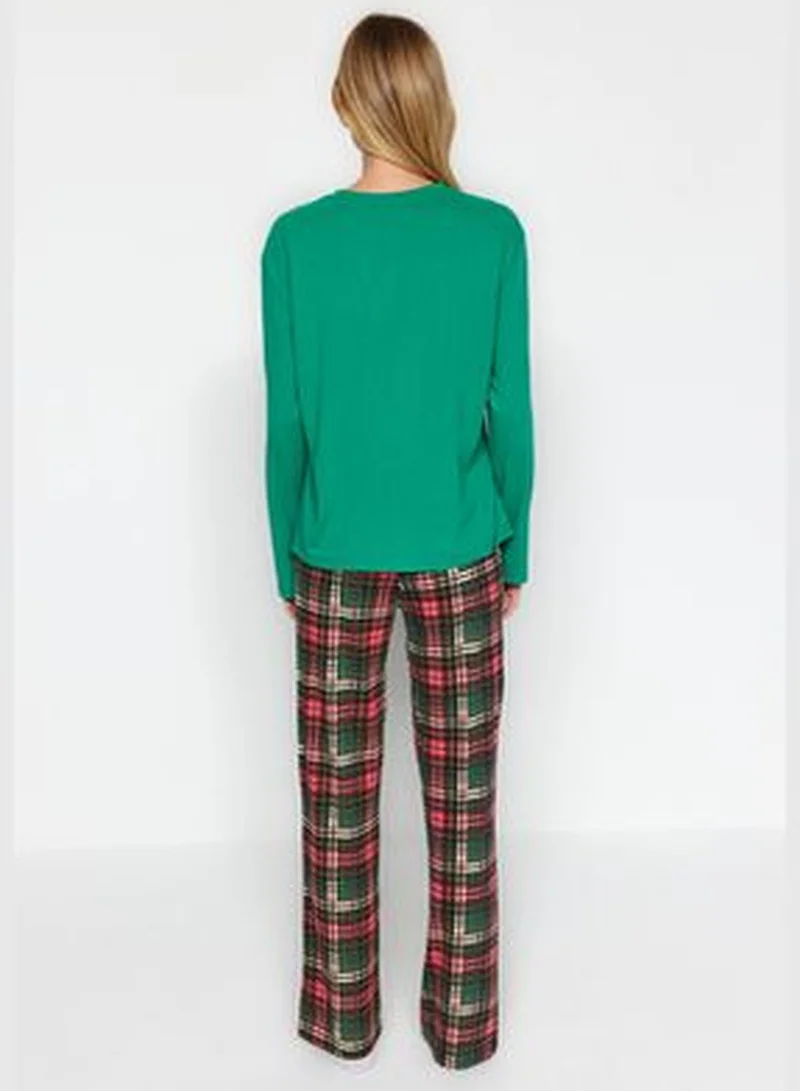 trendyol Green 100% Cotton Christmas Theme Tshirt-Pants and Knitted Pajamas Set THMAW24PT00059