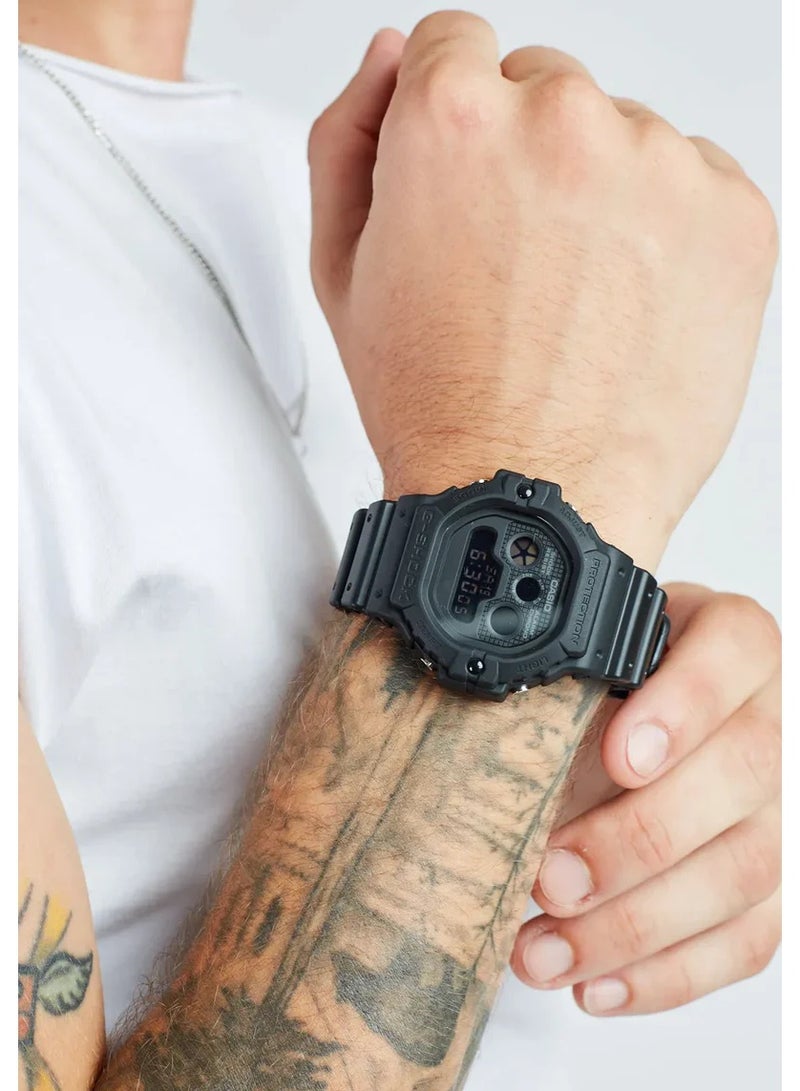 Casio Men's digital watch Casio G-Shock DW-5900UBB-1DR - Image 3