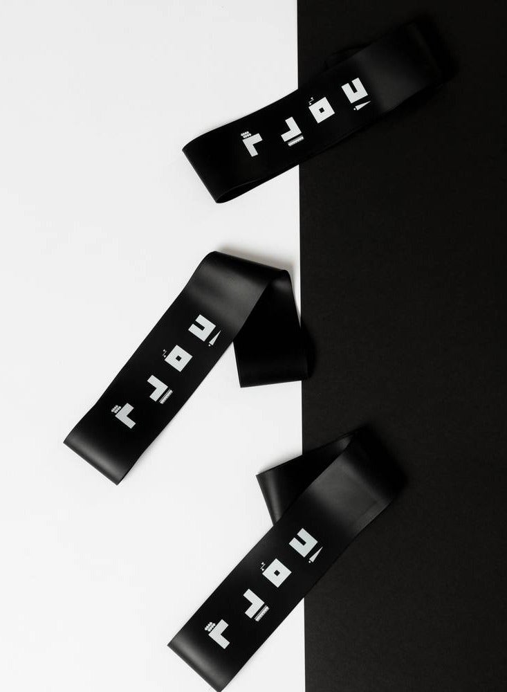 تمدد أشرطة مقاومة من المطاط من - مجموعة من 5 مستويات (خفيف جدًا، خفيف، متوسط، قوي، قوي جدًا) | أشرطة تمارين مقاومة متينة لليوغا، البيلايتس، تدريب القوة، والتمارين المنزلية | معدات لياقة بدنية | تشمل حقيبة تخزين - Image 4