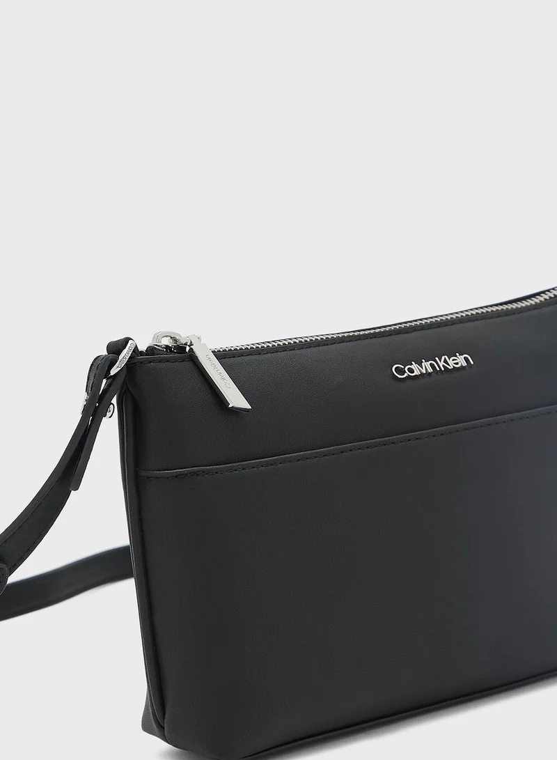 CALVIN KLEIN Must Crossbody