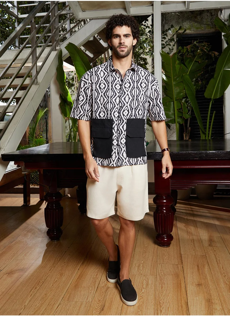 Campus Sutra Men's Midnight Black & Cream White Indie-Utility Oversized Shirt