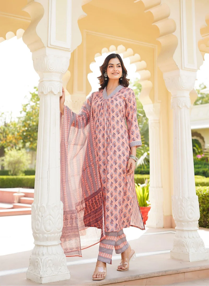 ZERESOUQ Peach Rayon Blend Ethnic Motifs Printed Straight 3-Piece Kurta Set
