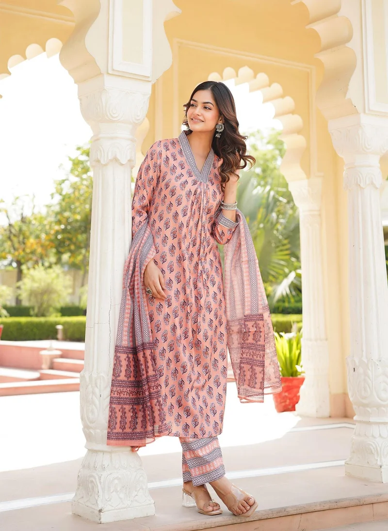 ZERESOUQ Peach Rayon Blend Ethnic Motifs Printed Straight 3-Piece Kurta Set