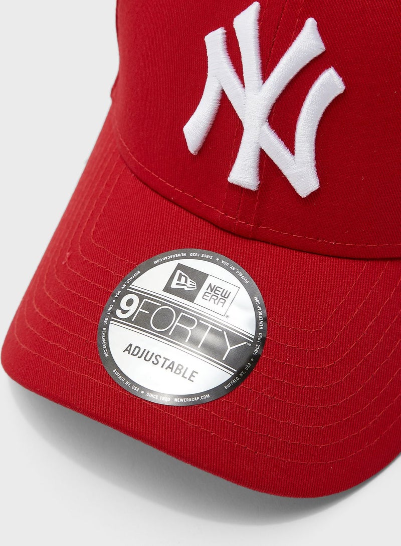 NEW ERA 9Forty League Basic New York Yankees Adjustable Cap  - Image 3
