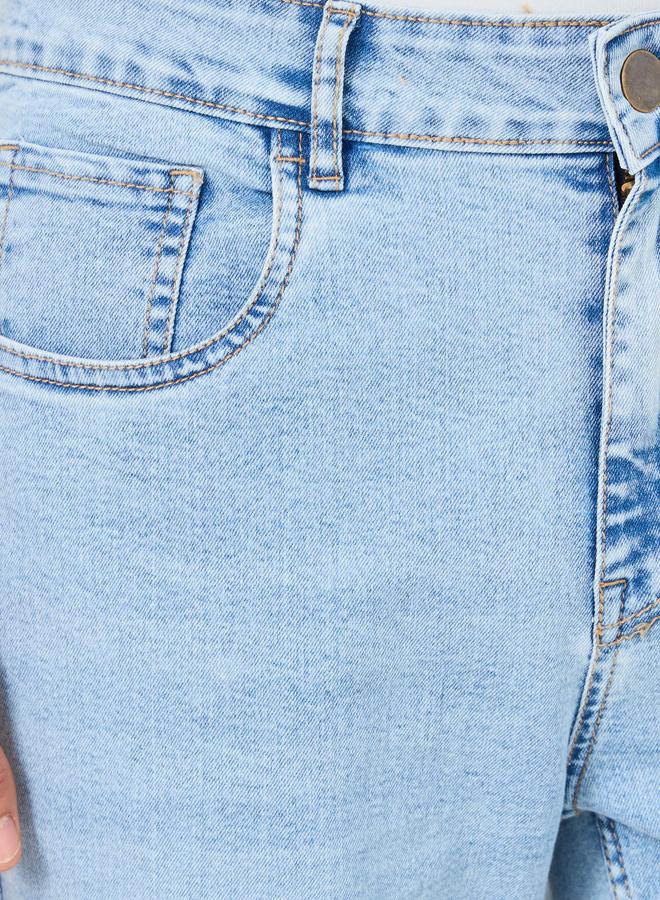 Styli Styli Mid Rise Five-Pocket Style Regular Fit Jeans  - Image 3