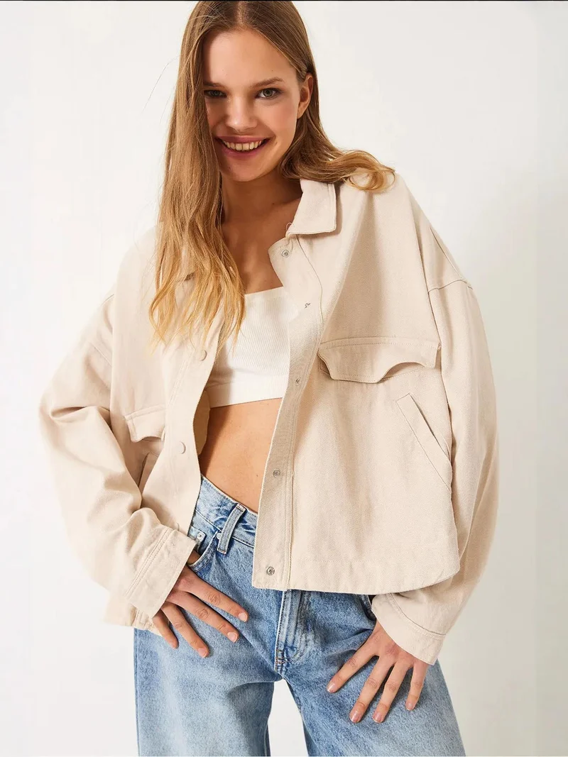 Bianco Lucci LUCCI Gabardine Buttoned Pocket Jacket with Shirt Collar