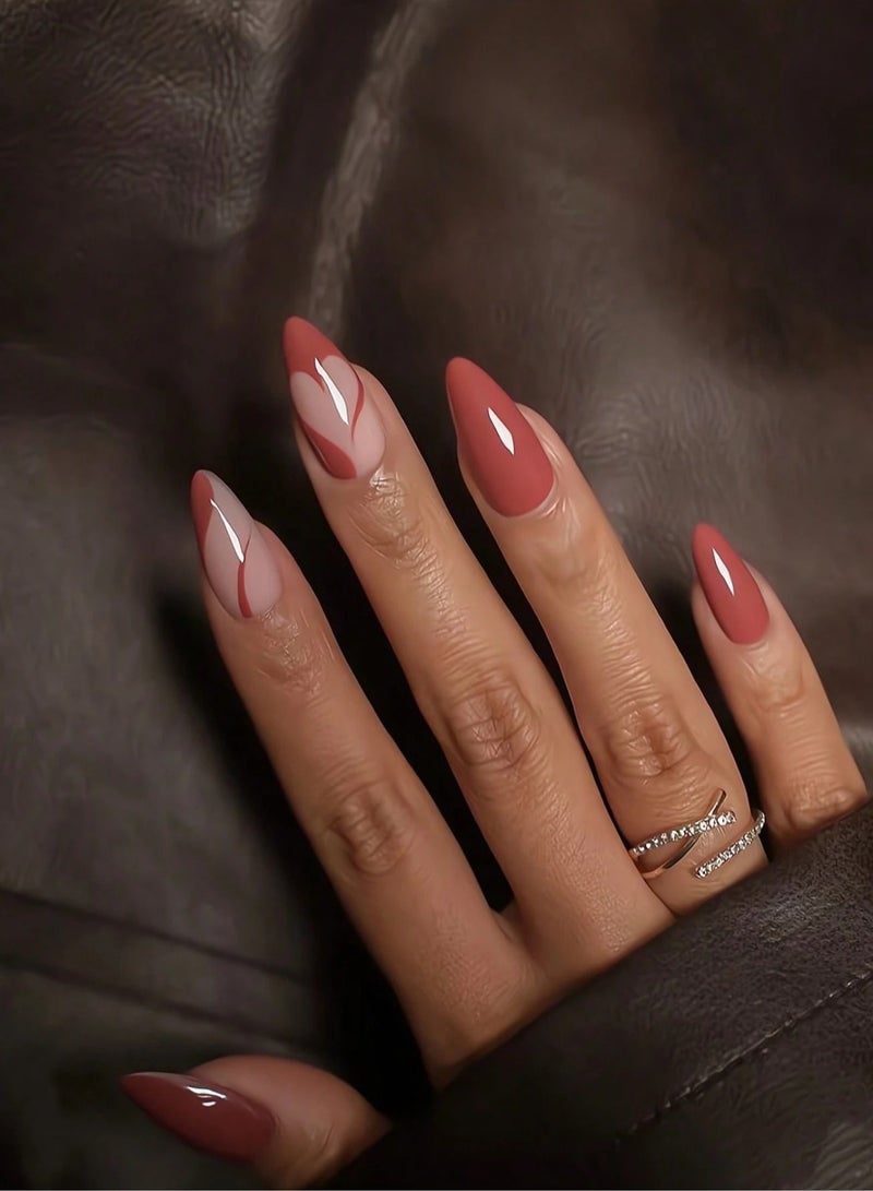 Almond shaped fake nails. The box contains 24 nails with a nail file and glue - Image 1