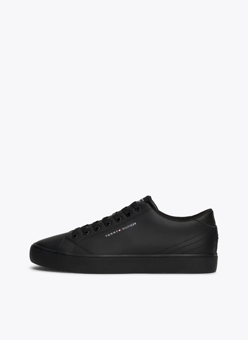 تومي هيلفيغر Lace Up Low Top Leather Sneakers