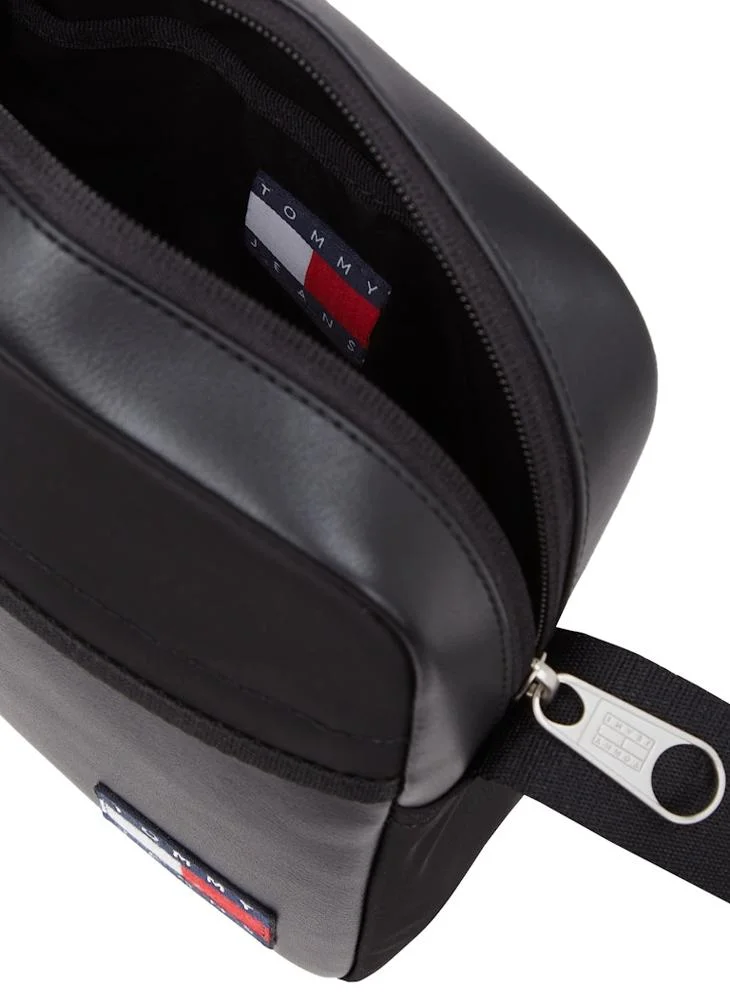 TOMMY JEANS Logo Detailed Messenger Bag