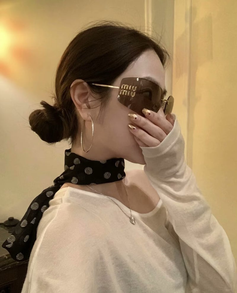 نظارات شمسية فاخرة Miu Miu مصنوعة في إيطاليا مع ميزات ركوب الدراجات وحماية من الأشعة فوق البنفسجية - Image 4