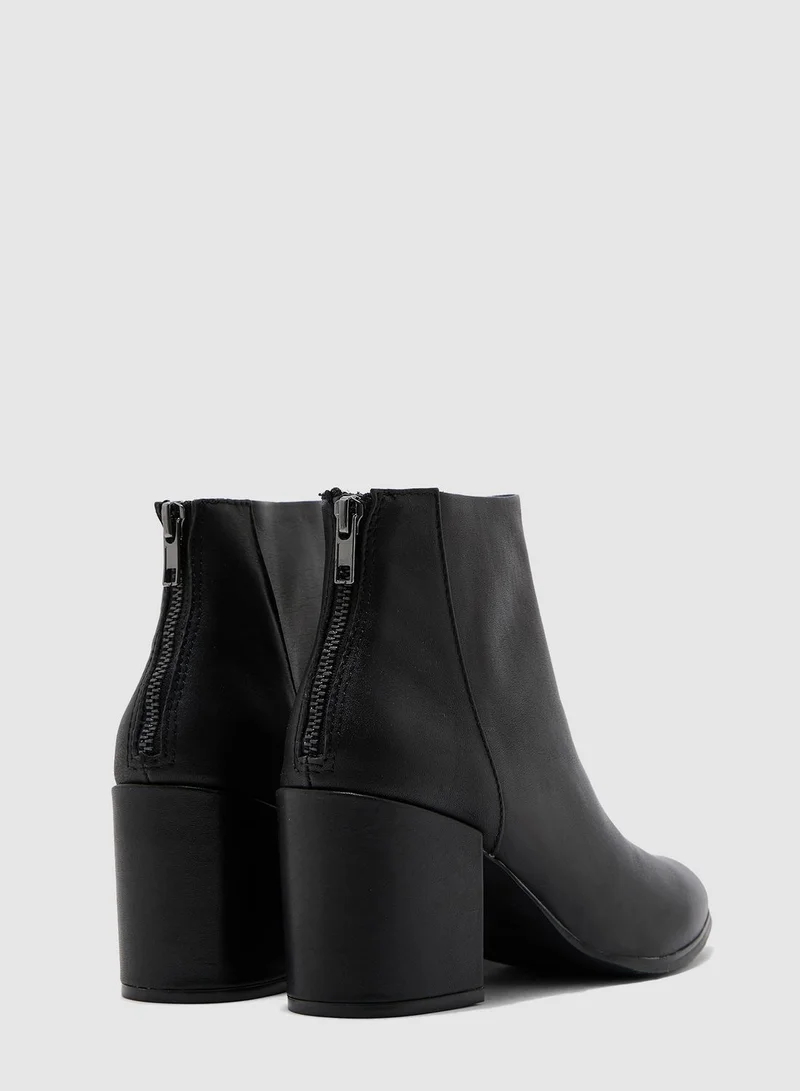 STEVE MADDEN Jillian Mid Heel Ankle Boot