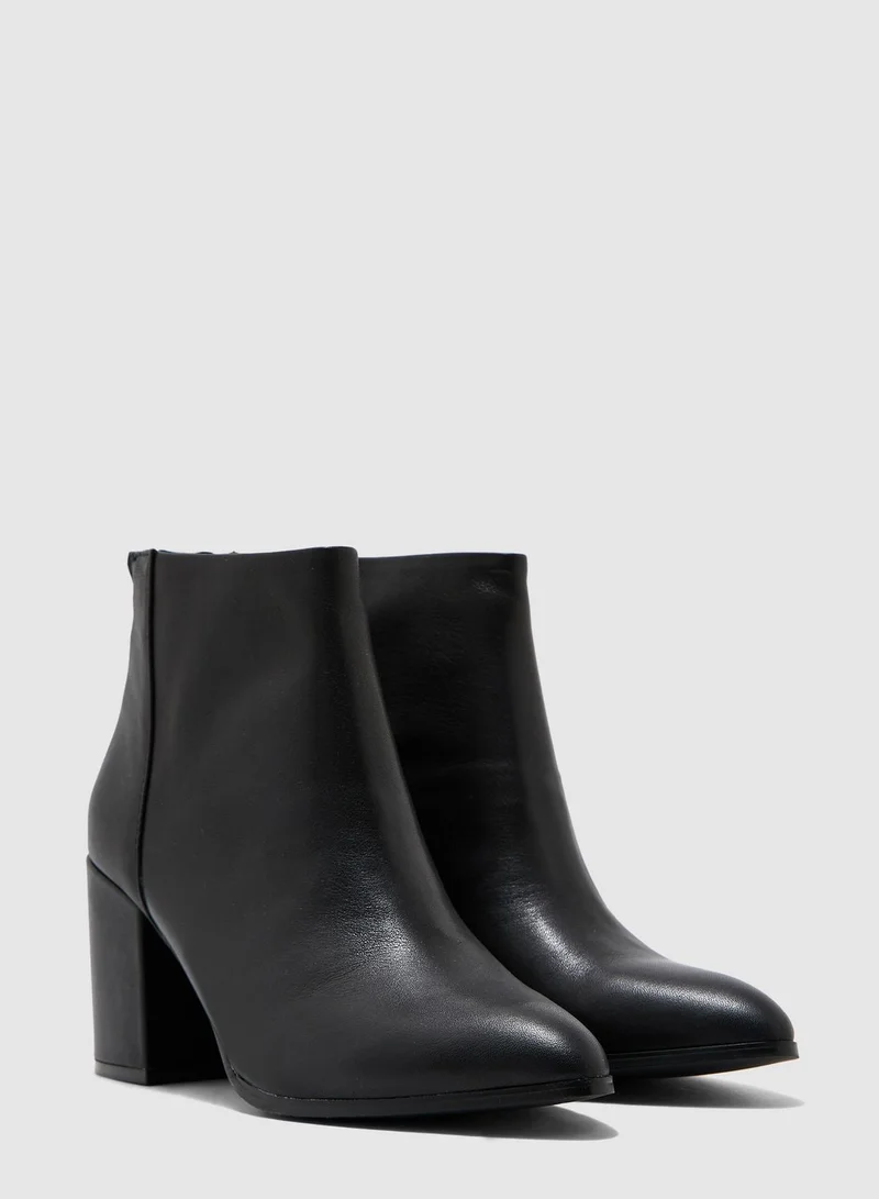 STEVE MADDEN Jillian Mid Heel Ankle Boot
