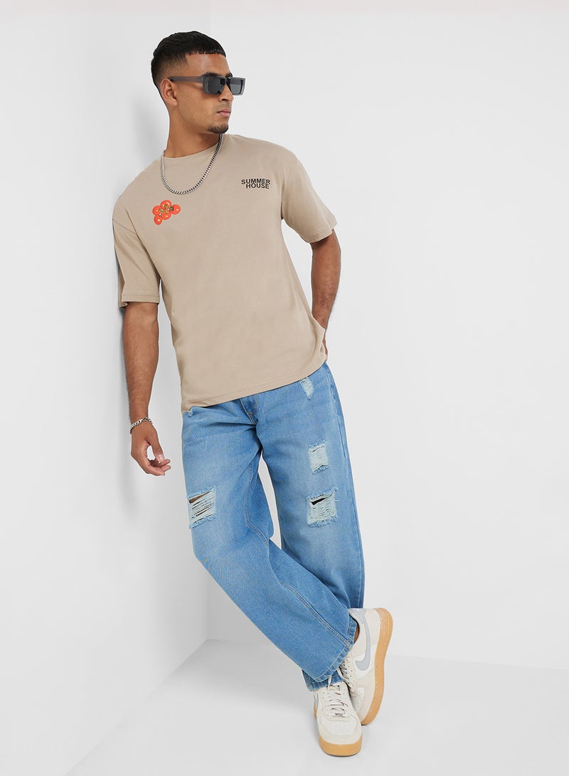 سفنتي فايف تيشيرت بطباعة جرافيك - Image 4