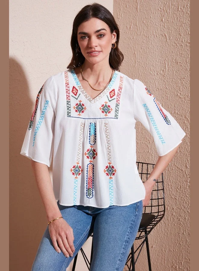 ليلا بلوزة قطنية ليلى مطرزة بقصة عادية للنساء