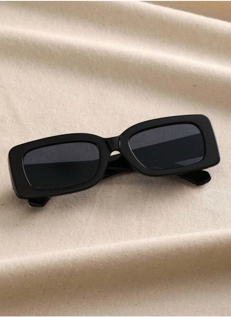 JewelryEveryday - Elegant And Modern Unisex Black Sunglasses - Image 1