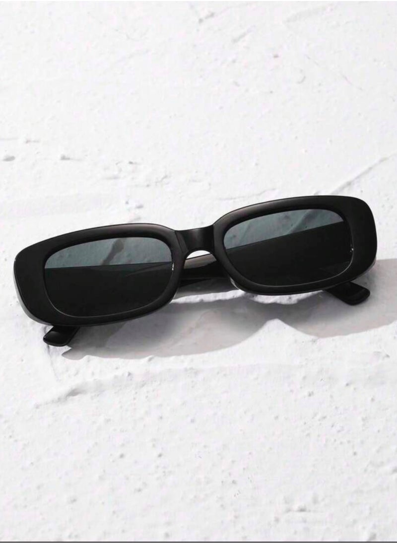 JewelryEveryday - Elegant And Modern Unisex Black Sunglasses - Image 1