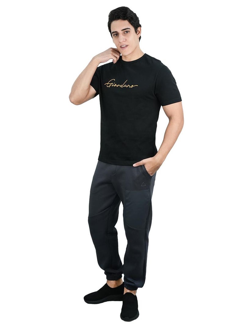 GIORDANO Men's Slim Fit Cotton Signature Print Tee - Image 2