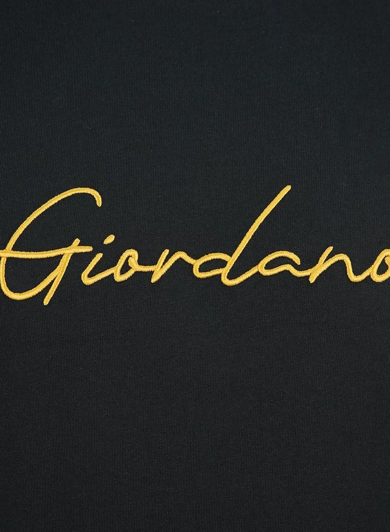 GIORDANO  Men's Slim Fit Cotton Signature Print Tee for Men | Best Price UAE