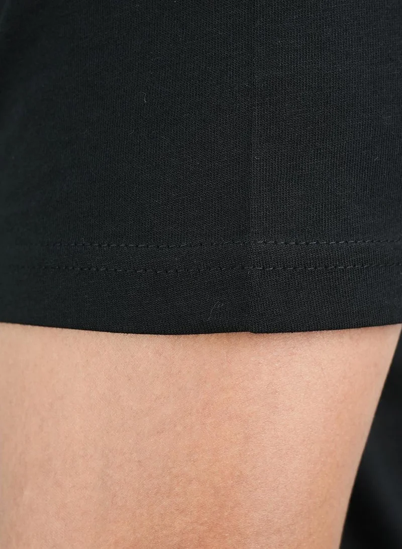 GIORDANO  Men's Slim Fit Cotton Signature Print Tee for Men | Best Price UAE