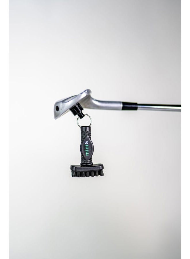 Grooveit Mini G The Dry Scrubber Golf Club Cleaning Brush, 3 Year Warranty, Magnetic Attachment, Black - Image 3