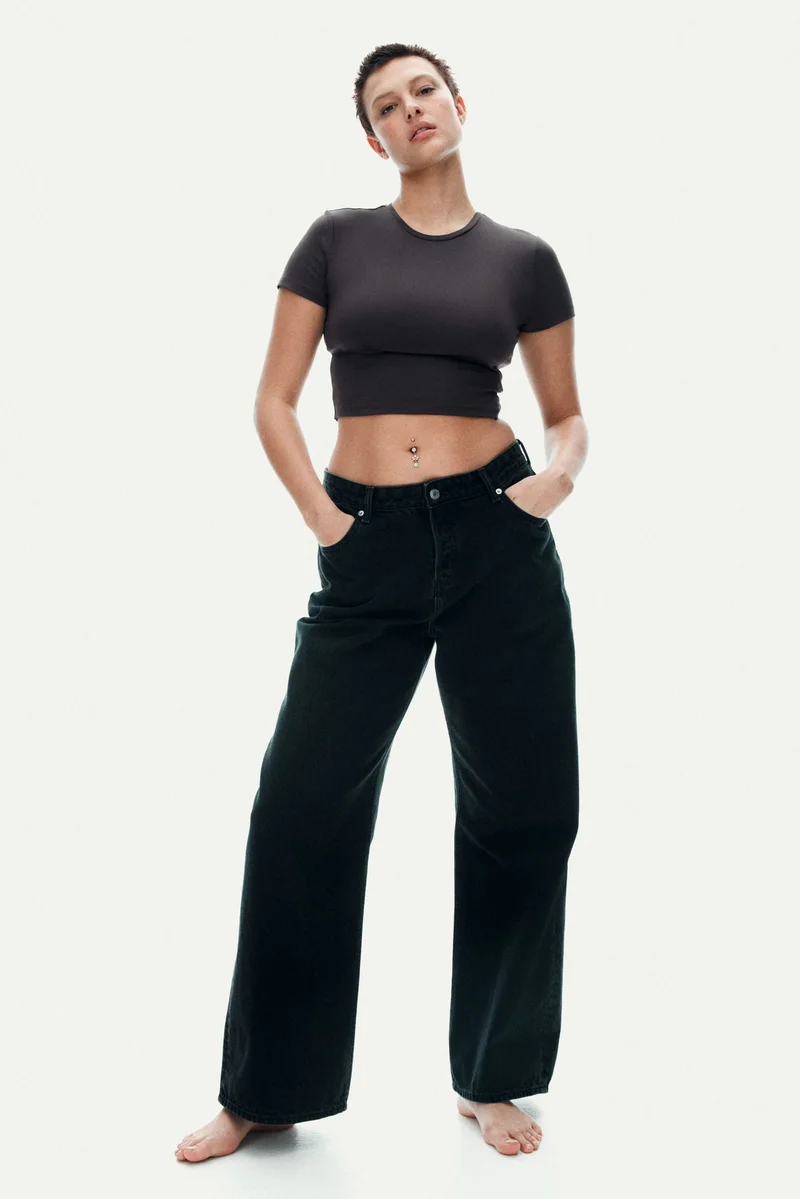 اتش اند ام تي-شيرت قصير من المايكروفايبر