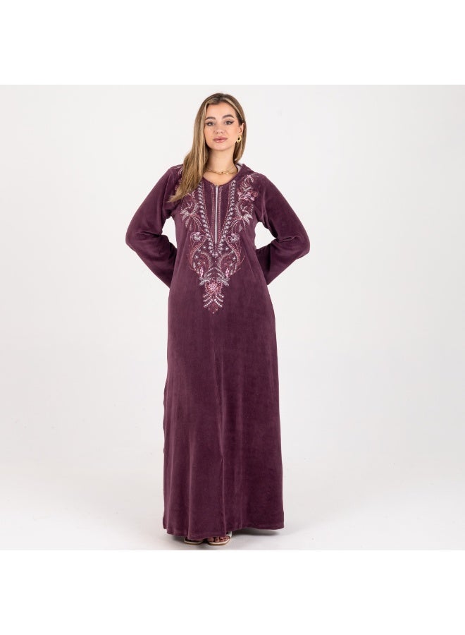 زيكوتكس - عباية نسائية قطيفة أرجوانية مطرزة بتصميم طويل وأكمام واسعة - Image 3