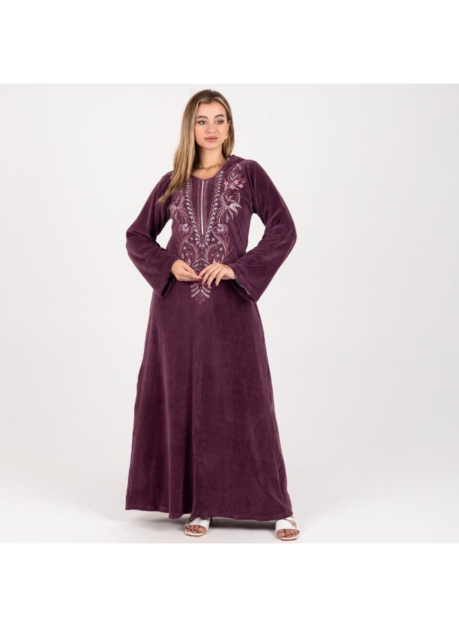 زيكوتكس - عباية نسائية قطيفة أرجوانية مطرزة بتصميم طويل وأكمام واسعة - Image 2