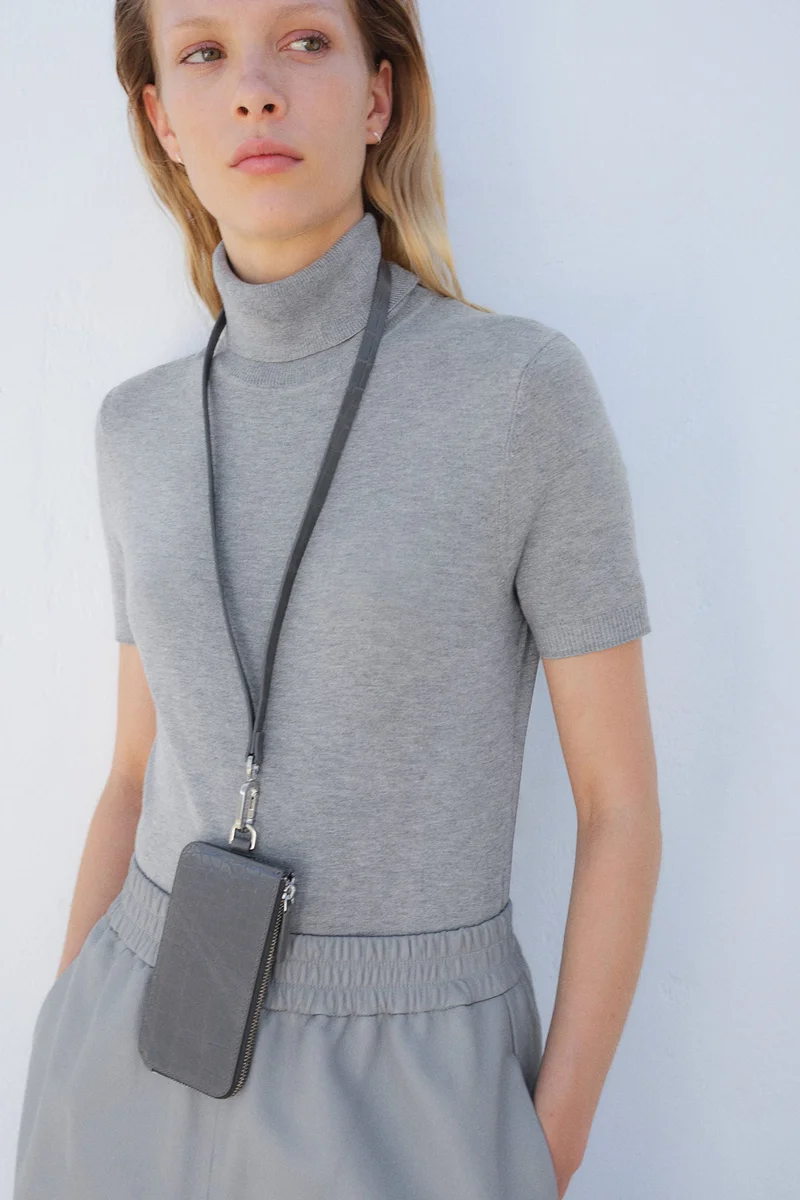 اتش اند ام Fine-Knit Polo-Neck Top