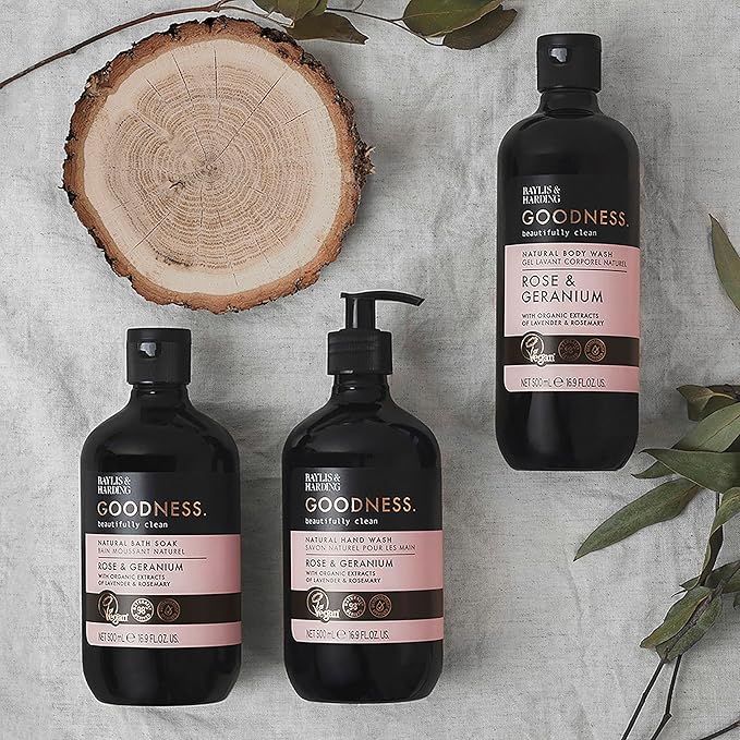 Baylis & Harding غسول يدين طبيعي من بايليس هاردينغ جودنس برائحة الورد والجرانيوم 500 مل عبوة من 3 صديقة للنباتيين - Image 4