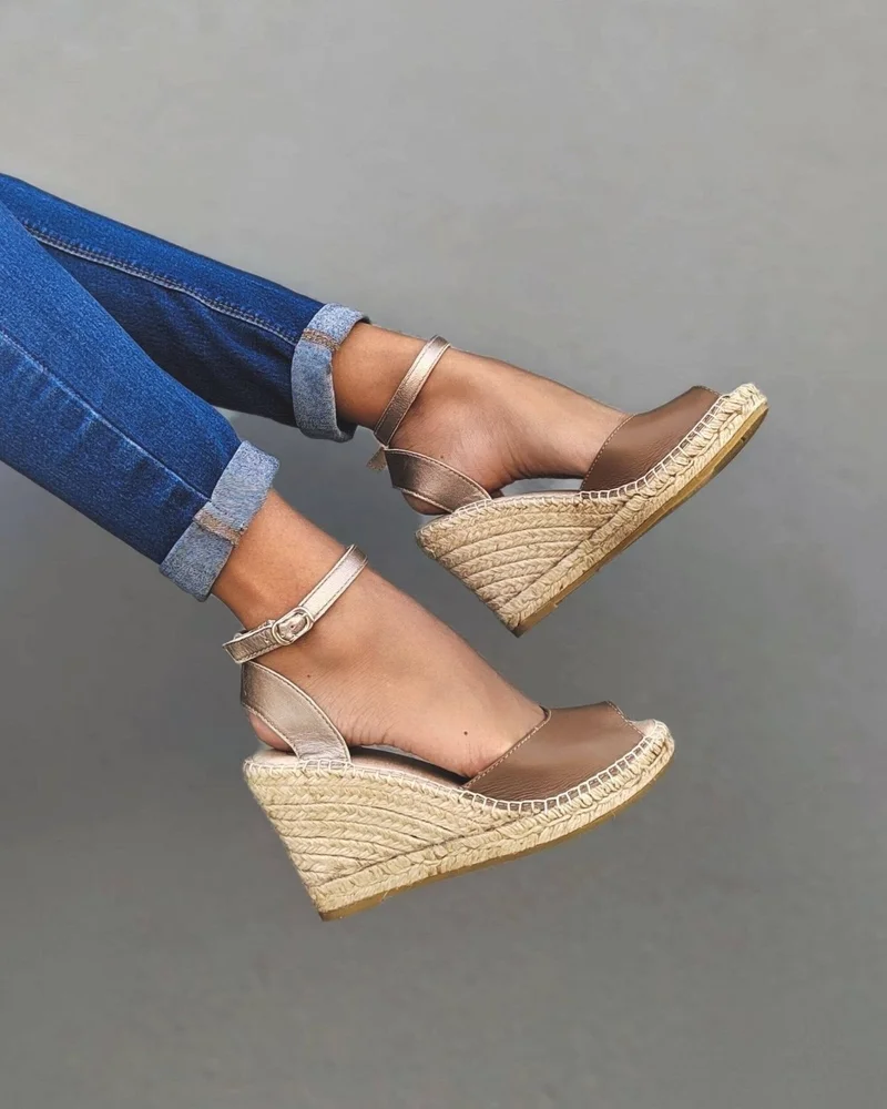 شو كيو Peep Toe Espadrille Wedge