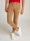 تومي هيلفيغر gwa-brown