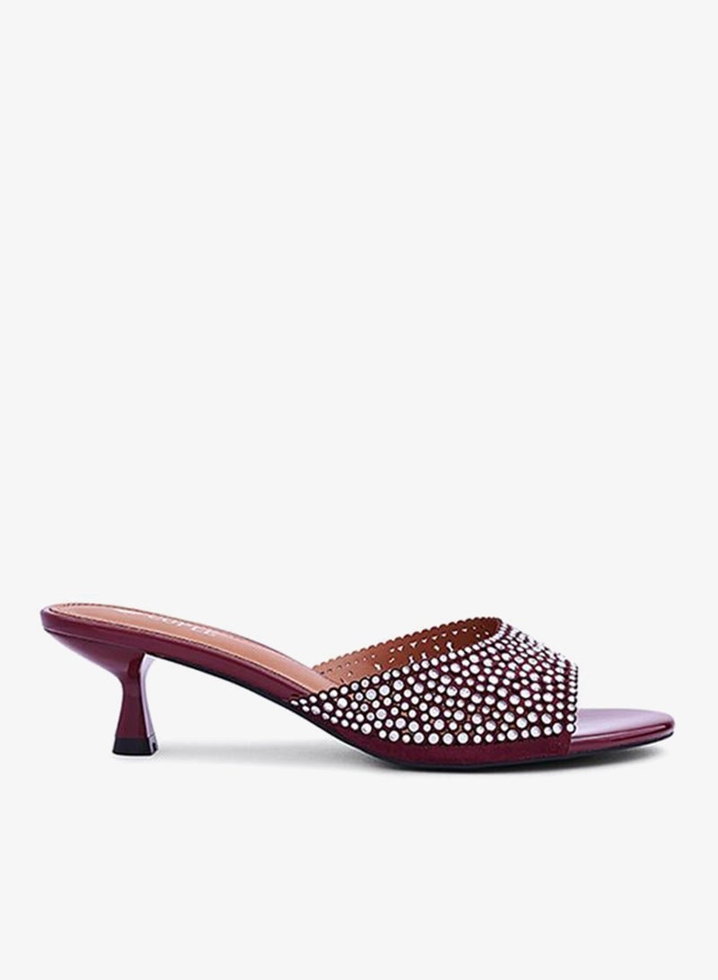 Cuple Elegant heel slippers designed for a chic look. - Image 2
