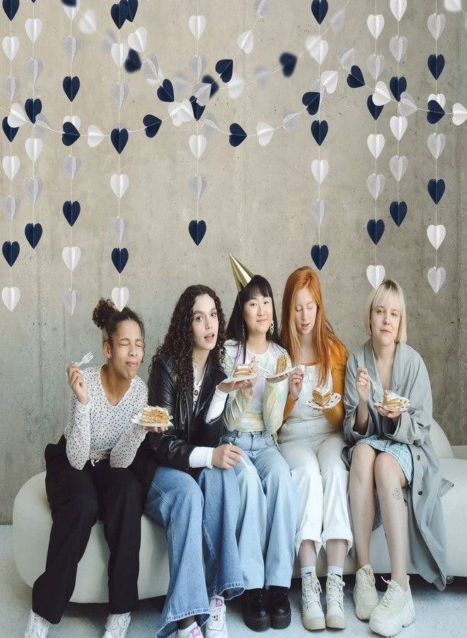 زينة معلقة على شكل قلب ثلاثي الأبعاد باللون الأزرق الداكن والأبيض والفضي - بطول 39 قدمًا، مثالية لحفلات التخرج، وأعياد الميلاد، والخطوبة، وحفلات توديع العزوبية، وحفلات استقبال المولود الجديد، وحفلات الكريسماس، وحفلات عيد الحب، وغيرها من المناسبات. من إنتاج أورولا. - Image 4