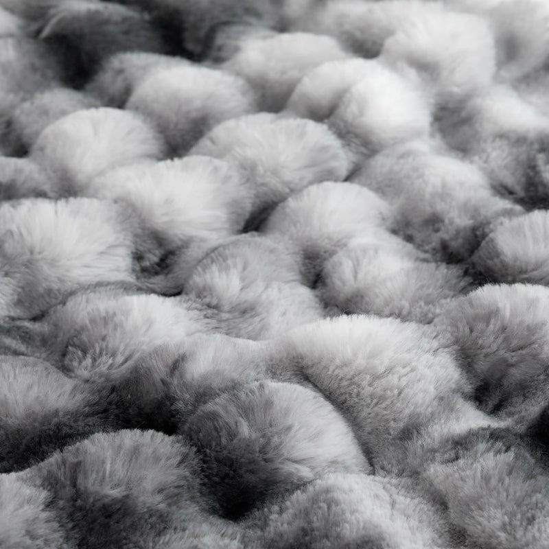 Coova Faux Rabbit Fur & Flannel رمي بطانية 50 × 60 بوصة - بطانية ناعمة غامضة ودافئة فاخرة لجميع الفصول القابلة للتنفس والمريحة لأريكة أريكة السرير وصبغ التخييم صبغة رمادية فاتحة - Image 5
