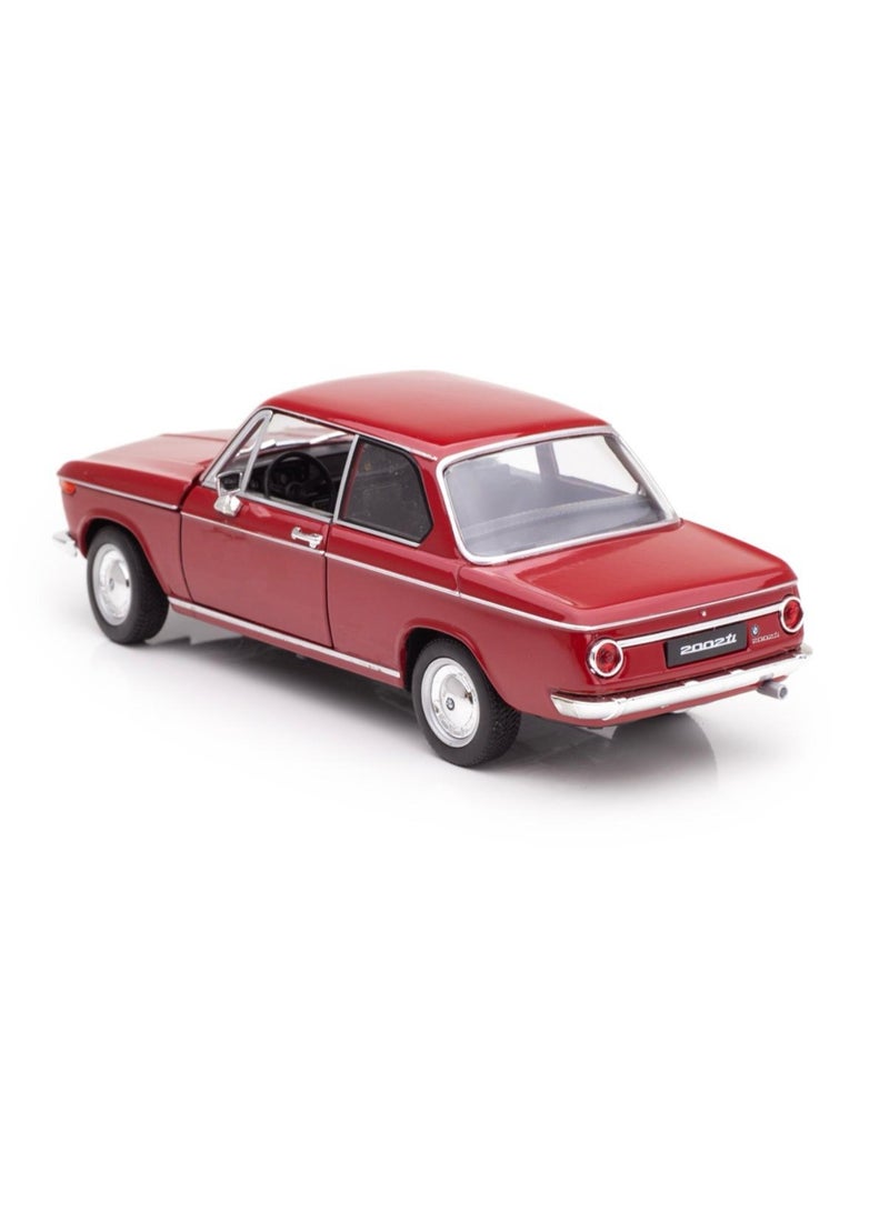 Welly Classic BMW 2002 Ti 1968 Die-Cast Model Car 1:24 Scale – Red - Image 4