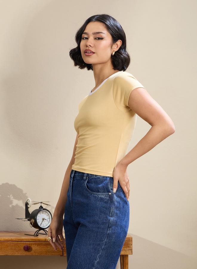 SASSAFRAS Women Beige Contrast Round Neck Fitted Crop T-Shirt - Image 3