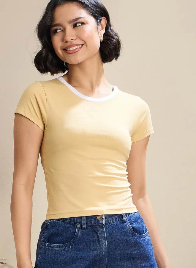 SASSAFRAS Women Beige Contrast Round Neck Fitted Crop T-Shirt