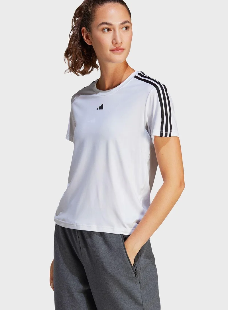 adidas تيشيرت نسائي أساسي للتمارين الرياضية بتقنية ايروريدي وثلاث خطوط